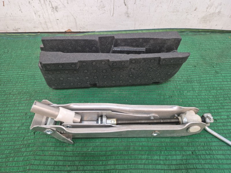 Recambio de gato para » otros... sin categoria   referencia OEM IAM 8Z0011031A 8Z0011031A 8Z0011031A